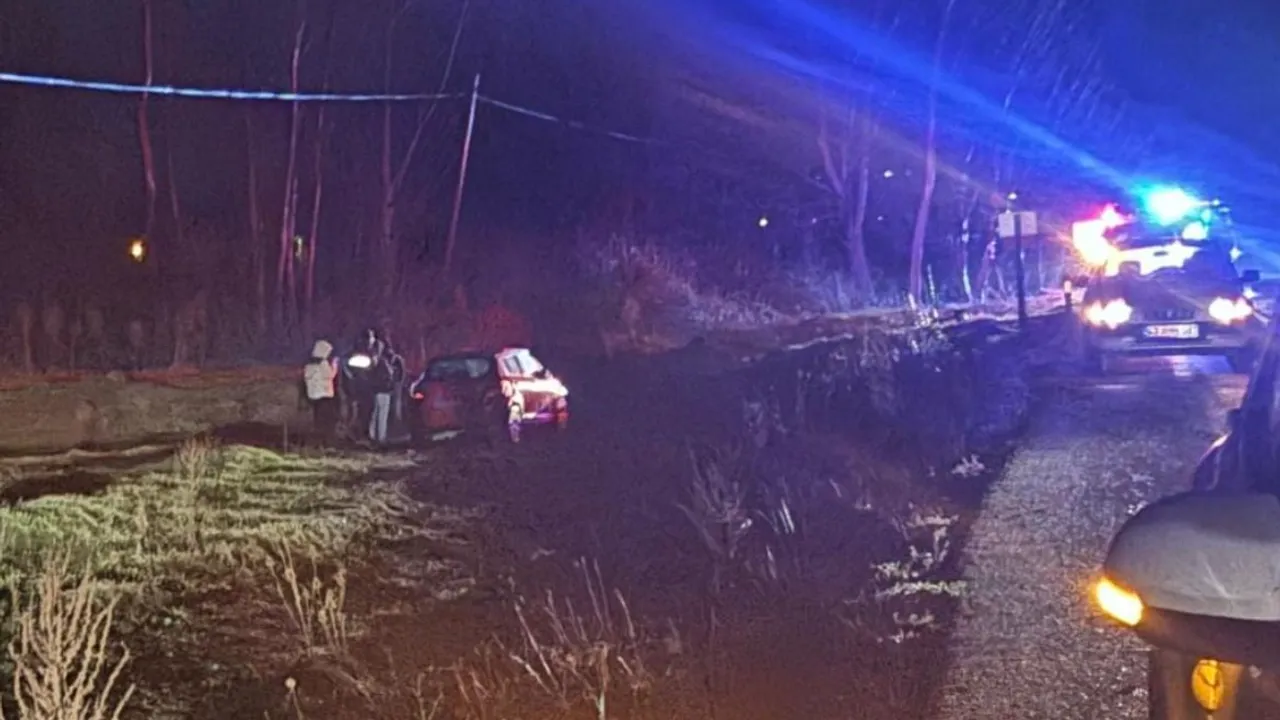 Tavşanlı'da yağmurda kayan otomobil takla attı: Sürücü hafif yaralı