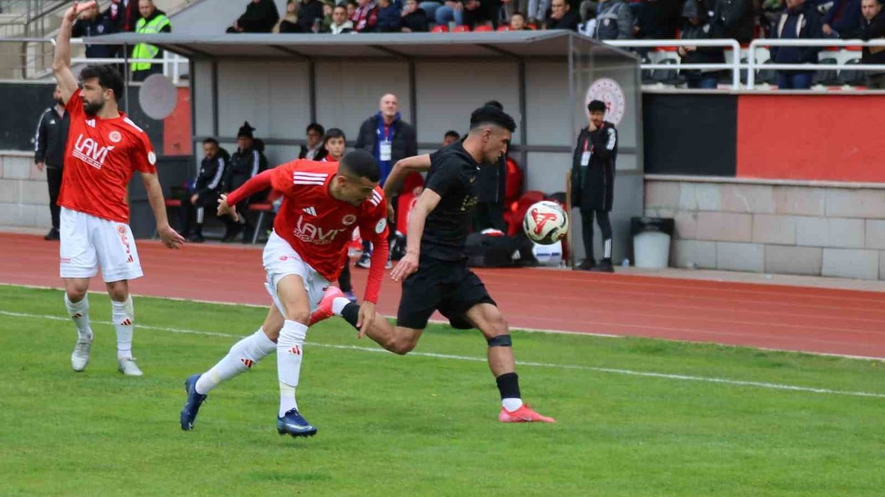 TFF 2. Lig Beyaz Grup 33. Hafta: Kastamonuspor 1-2 Batman Petrolspor