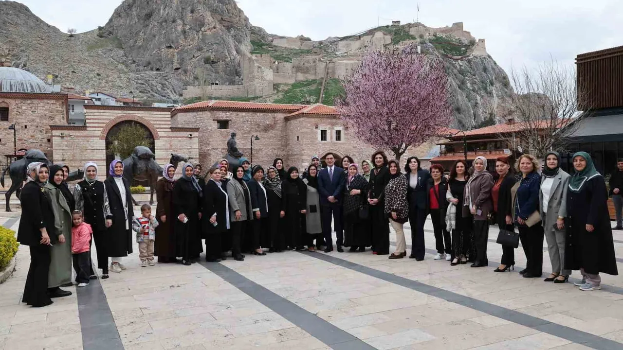 Tokat Belediyesi, BELMEK kursiyerlerinin filografi ve rölyef sergisini açtı
