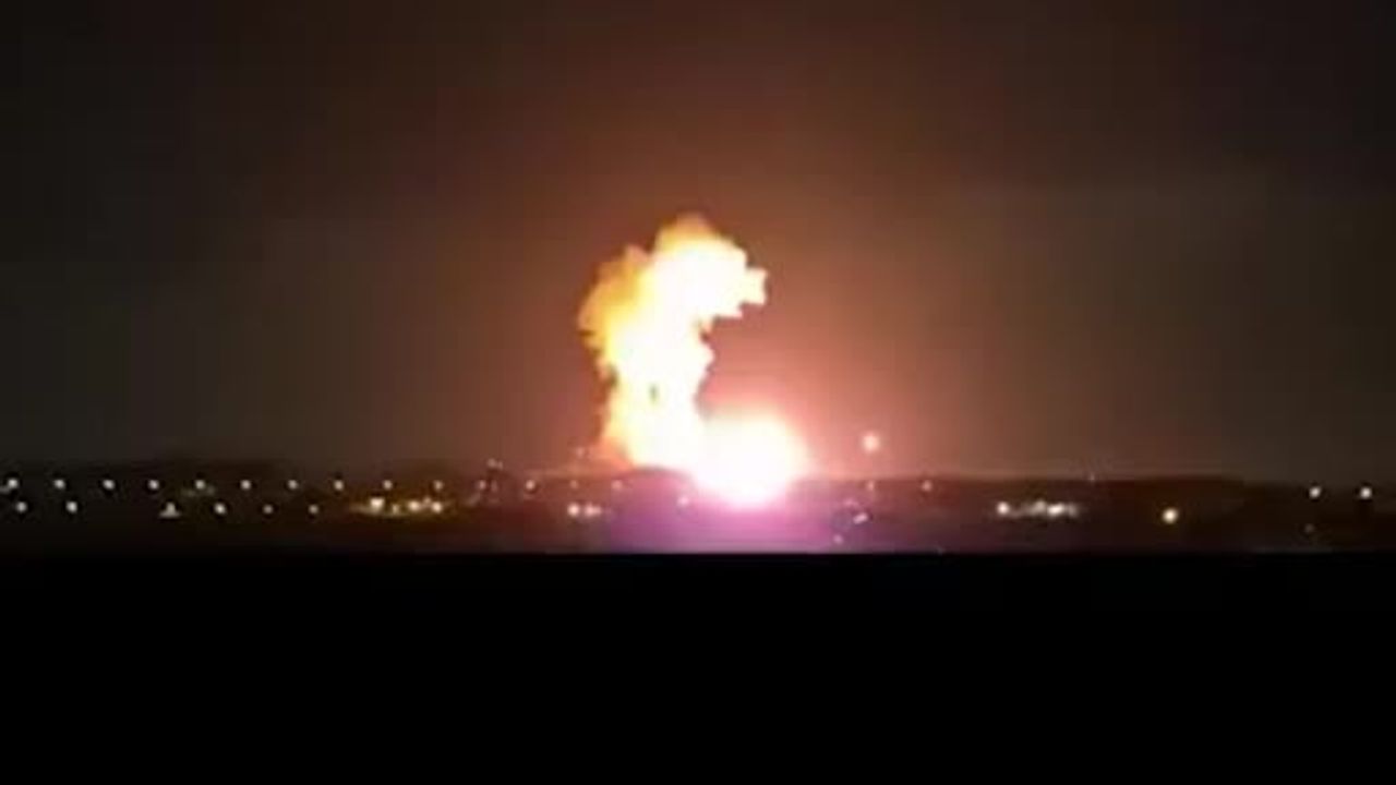 Trump, Truth Social'da Saldırı Görüntüsü Paylaştı; Görüntülerin İsfahan'a Ait Olduğu İddia Edildi