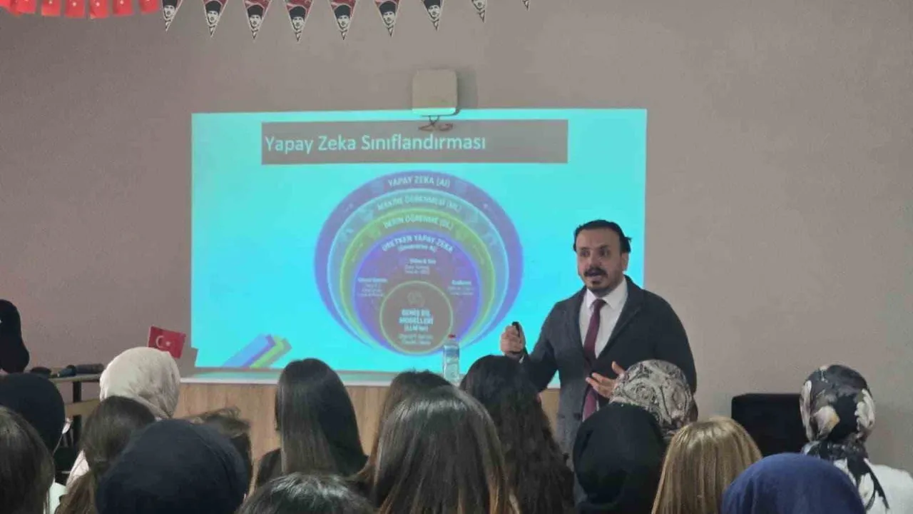 TÜBİTAK Bilim Söyleşileri kapsamında Doç. Dr. Fatih Özdinç Zübeyde Hanım Kız Mesleki Lisesi'nde 'Yapay Zekâ'ı anlattı