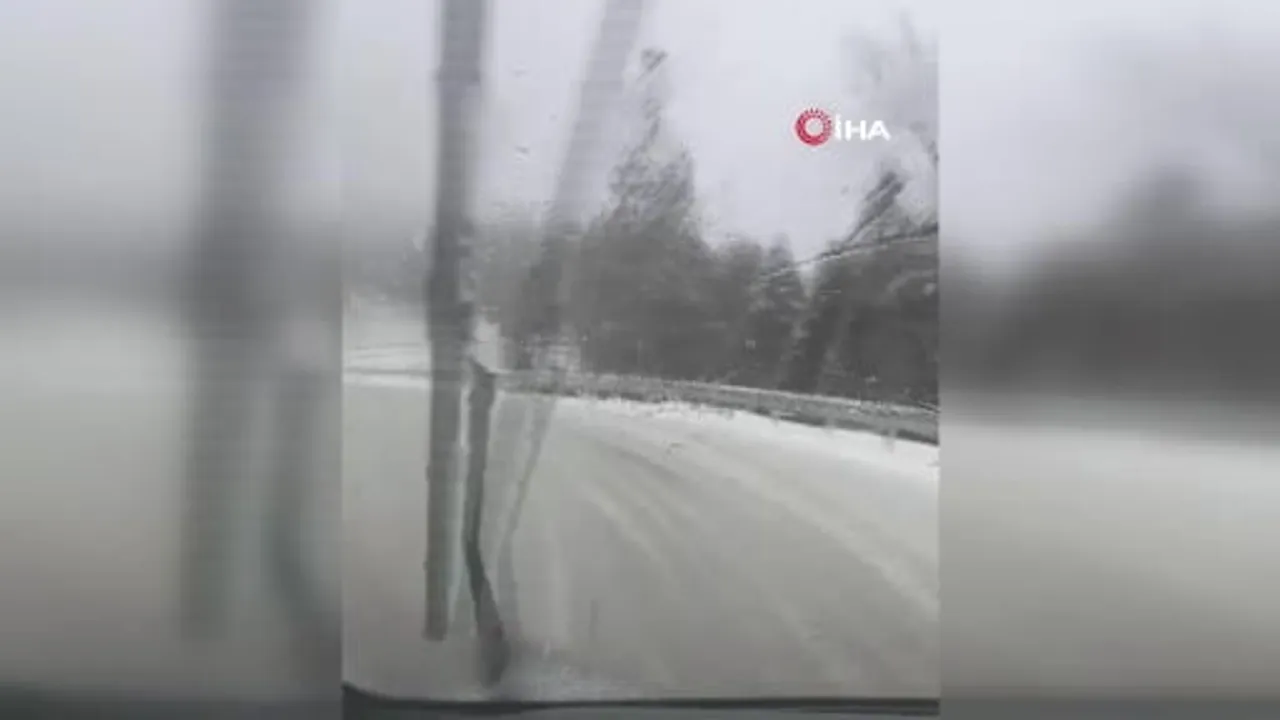 Uludağ'da Mart Sonunda Kar Fırtınası: Zirve Yeniden Kışa Döndü