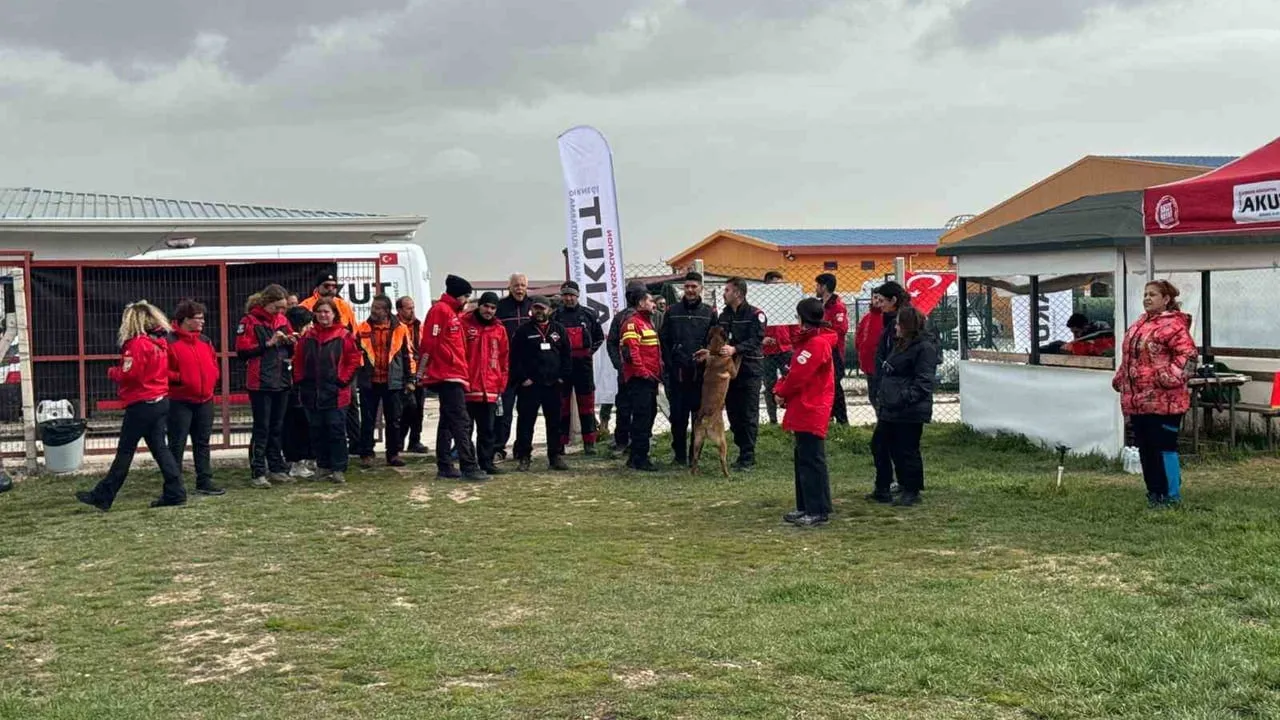 Uluslararası Alan ve Enkaz Arama Köpekleri Sınavı Afyonkarahisar'da Başladı