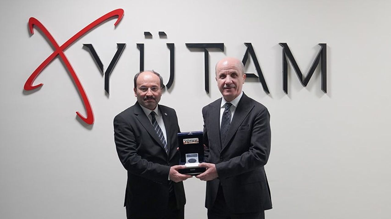 ÜNİDAP 8. Dönem Toplantısı ETÜ'de — YÖK Başkanı Özvar İnovasyon Merkezlerini İnceledi