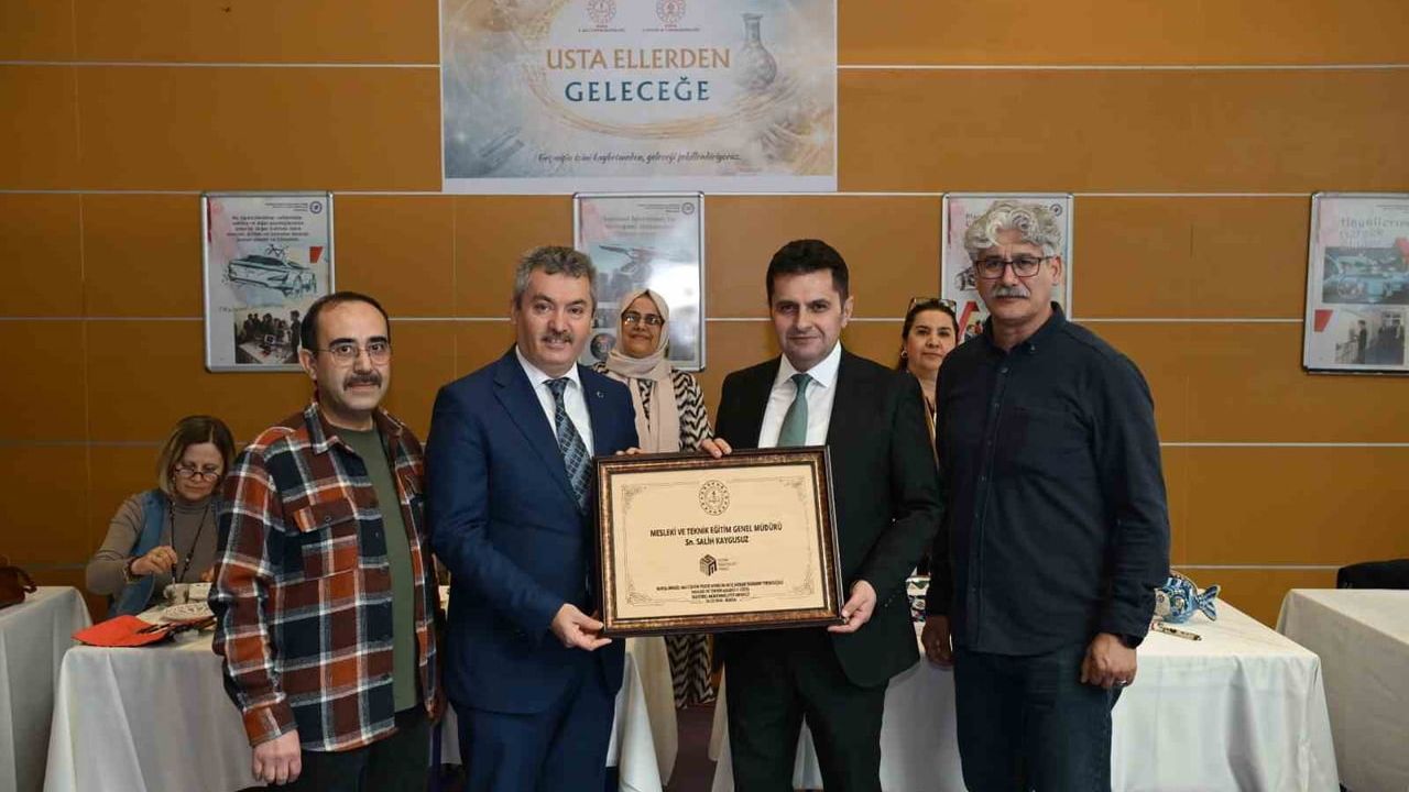 Usta Ellerden Geleceğe: Bursa'da Geleneksel Zanaatlar Meslek Liselerinde Canlanıyor