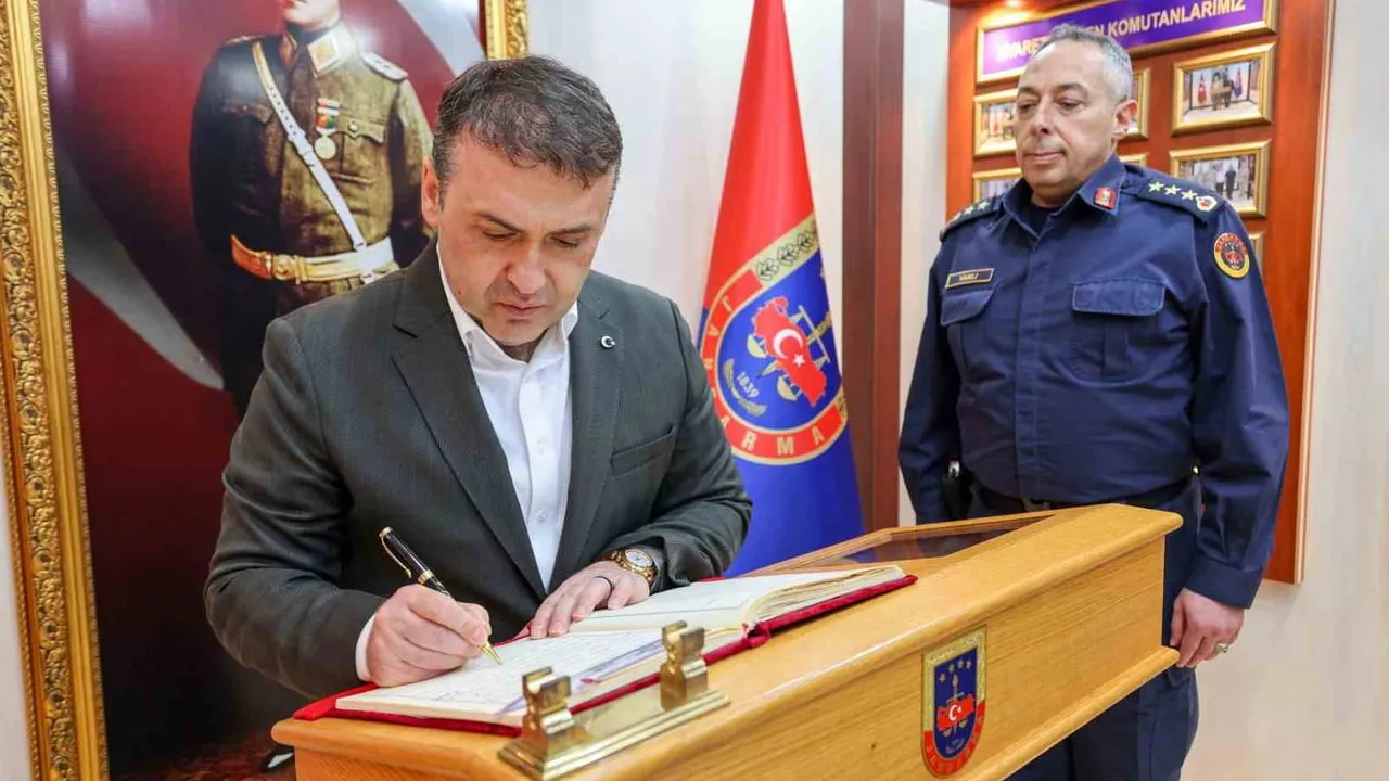 Vali Sözer, Bilecik İl Jandarma Komutanlığı'nda asayiş ve güvenlik çalışmalarını inceledi