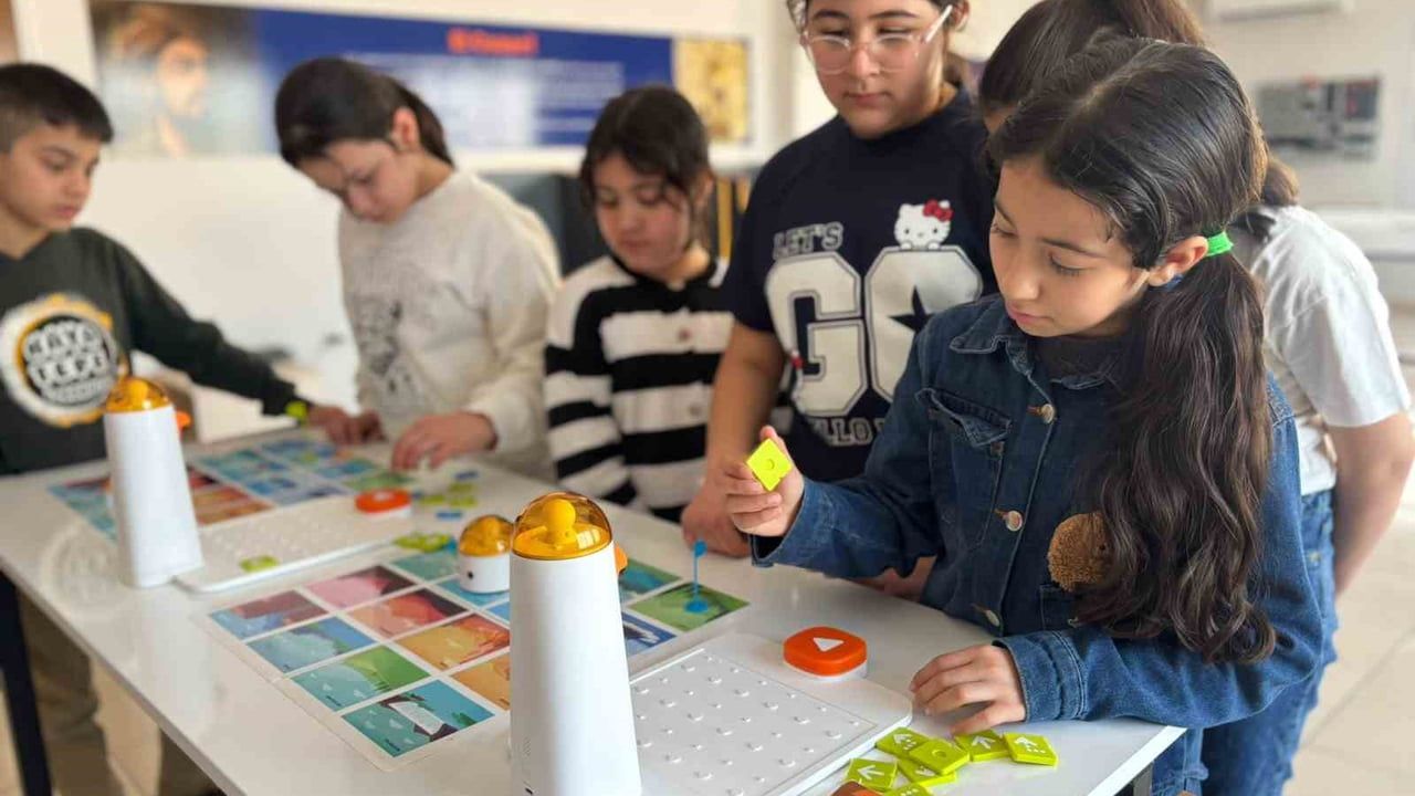 Yaparak Yaşayarak Öğrenme Merkezi, Mersin'de Yaklaşık 4 Bin Öğrenciye Uygulamalı Eğitim Sağlıyor