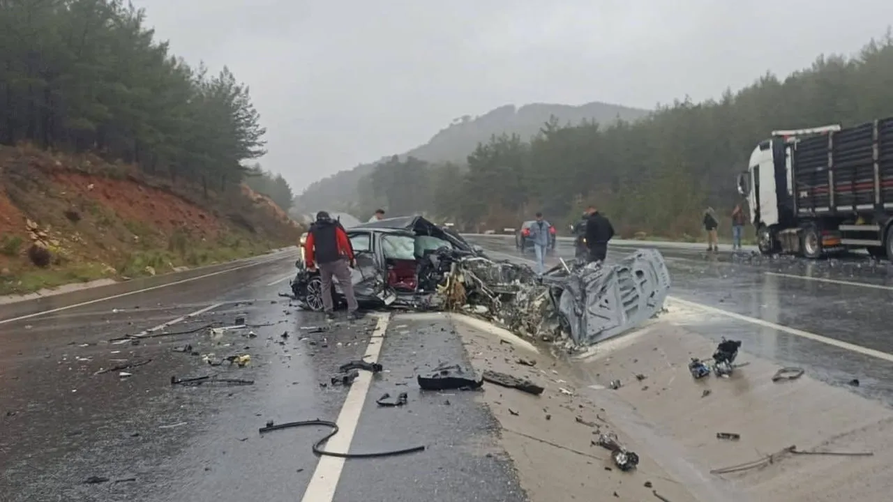 Yatağan-Milas Karayolu Beypınarı'nda kaza: 3 kişi yaralandı