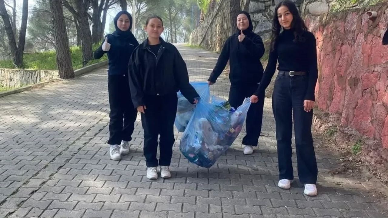 Yenipazar’da Lise Öğrencileri Orman Haftası’nda Çamlık Piknik Alanı’nı Temizledi