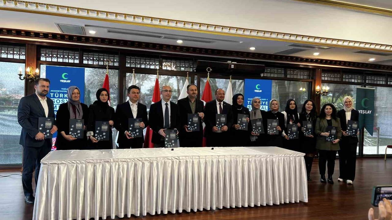 Yeşilay Başkanı Dinç: Gençlerin yüzde 12’si kumar, bahis ve tütün reklamlarını pasif izliyor