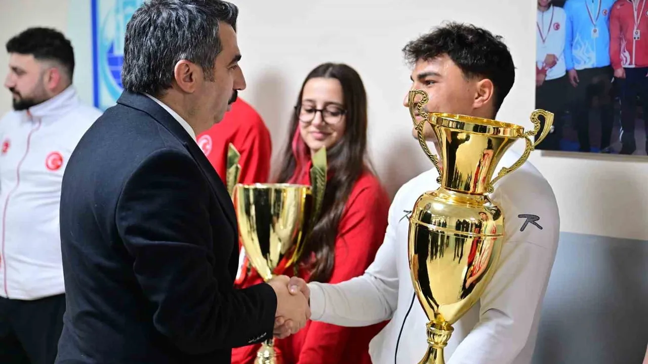 Yıldırım’dan 28 milli sporcu: Belediyespor yatırımları uluslararası başarıya dönüştü