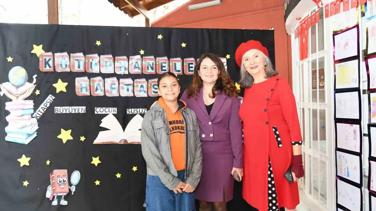 Yunusemre'de Kütüphane Haftası: Uğur Mumcu Kütüphanesi'nde Çocuklara Okuma ve Drama Atölyesi