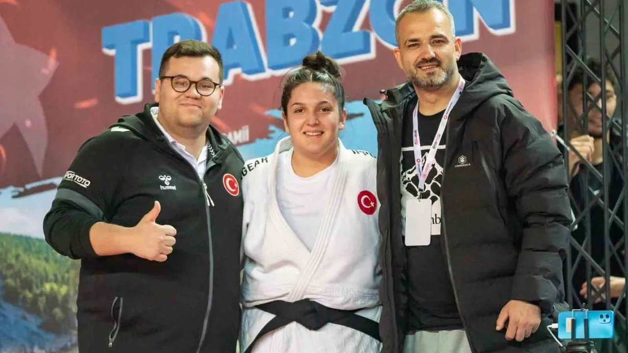 Yunusemreli judocular Trabzon'dan iki bronz madalyayla döndü