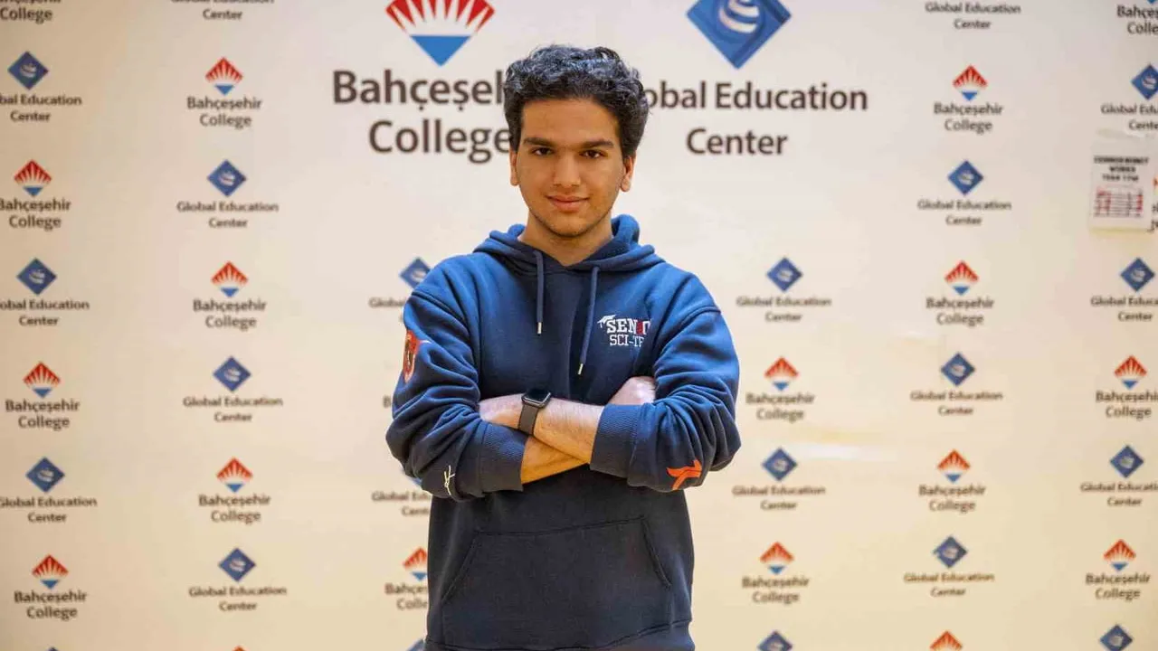 17 yaşındaki Doruk Çağlı Harvard'a kabul edildi — Bahçeşehir Koleji Nakkaştepe'den 22 öğrenci uluslararası üniversitelere yerleşti