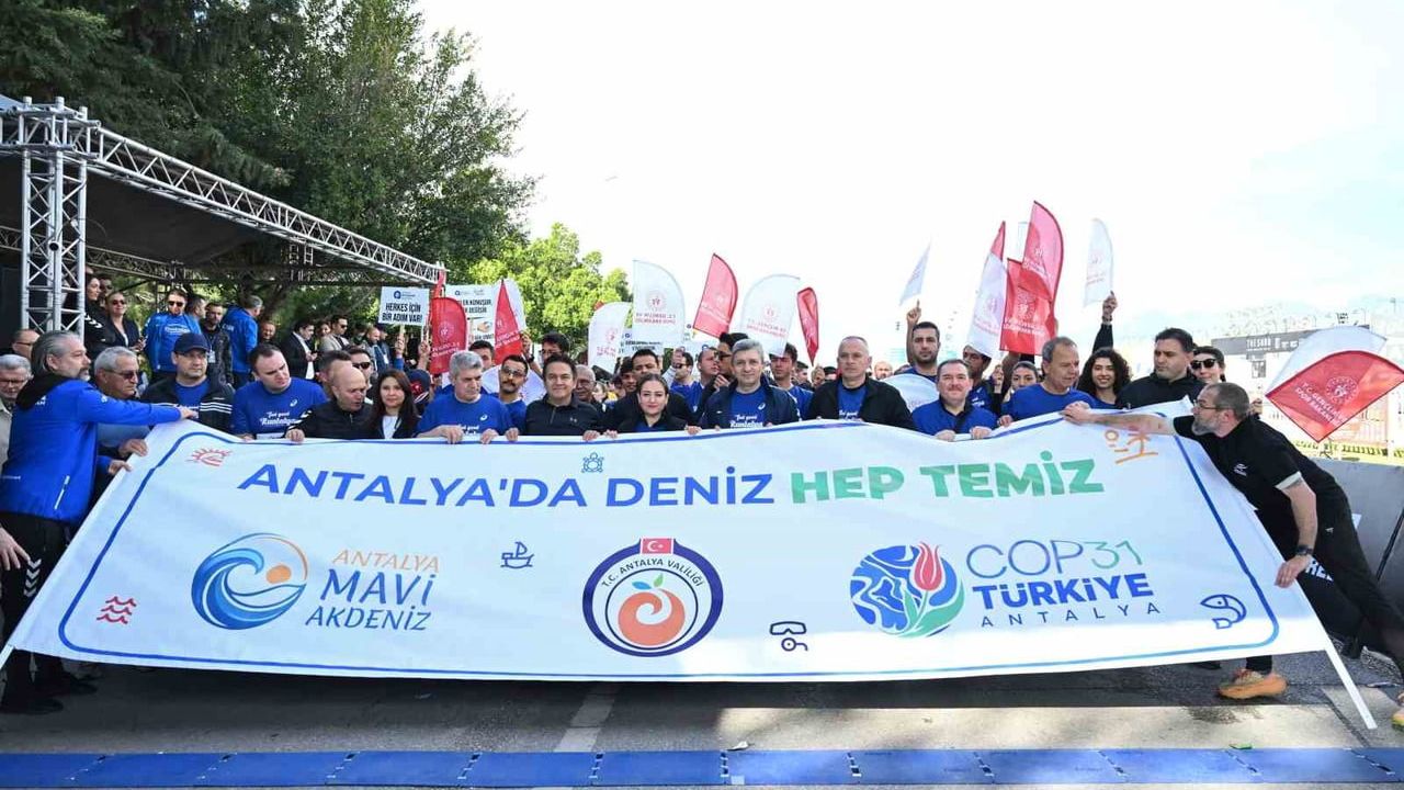 21. Uluslararası Runtalya Maratonu Antalya'da başladı - 82 ülkeden 10 binden fazla katılımcı