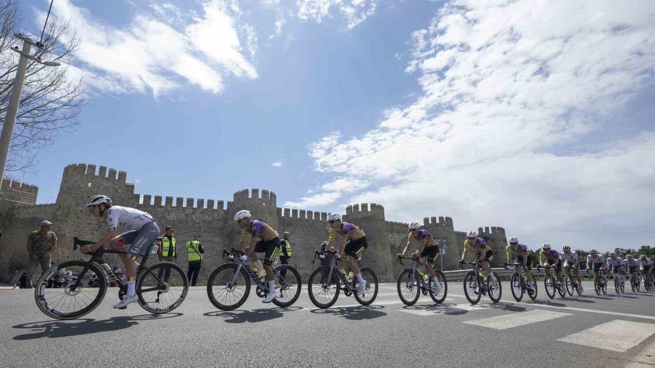 8. Tour of Mersin Anamur etabıyla başladı: Sporcular 118 km pedalladı