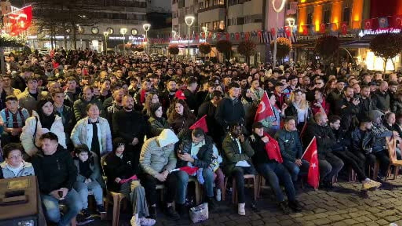 A Milli Futbol Takımı'nın 2026 Dünya Kupası vizesi Trabzon'da coşkuyla kutlandı
