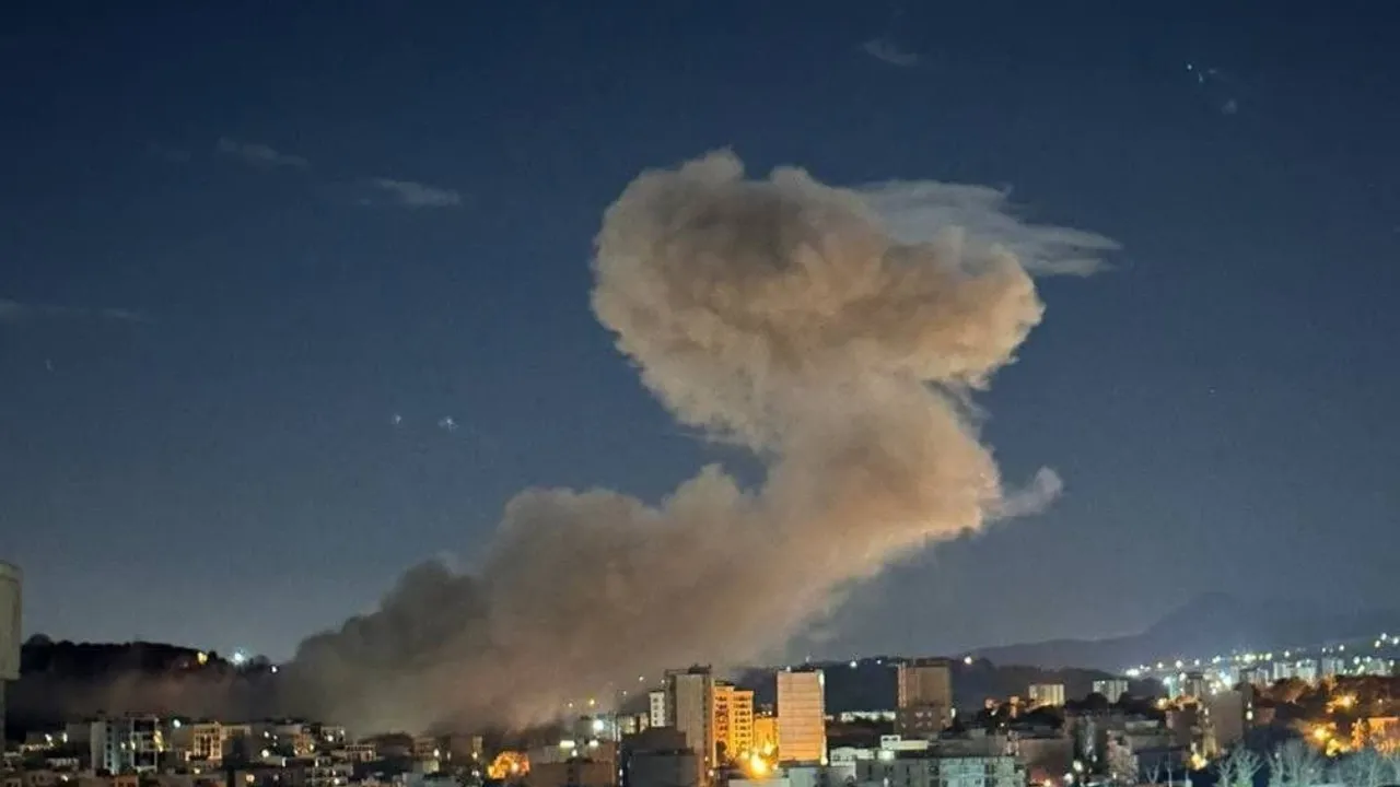 ABD ve İsrail'in İran'a Yönelik Saldırıları: Kum'da En Az 5 Kişi Hayatını Kaybetti