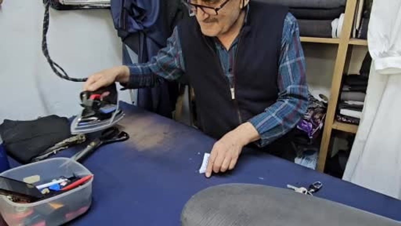 Adilcevazlı Terzi Ayhan Tatar: 52 Yıldır Geleneksel Terziliği Yaşatıyor