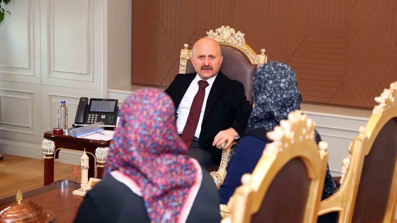 Adıyaman'da 'Halk Buluşmaları' Sürüyor: Vali Osman Varol Vatandaşlarla Makamında Görüştü