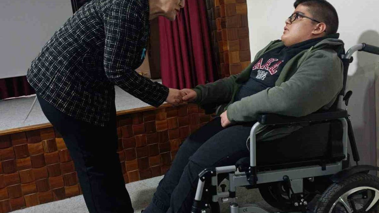 Afyonkarahisar'da 'Otizm ve Okulda Kabul' Semineri: Öğrenci Duyarlılığı ve Eğitimde Kapsayıcılık Vurgulandı