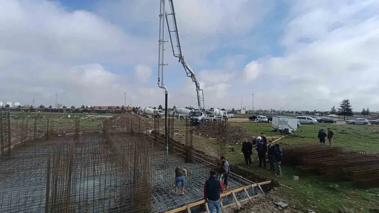 Afyonkarahisar Yenice Mahallesi'nde Cami Temeli Protokol Üyelerinin Katılımıyla Atıldı