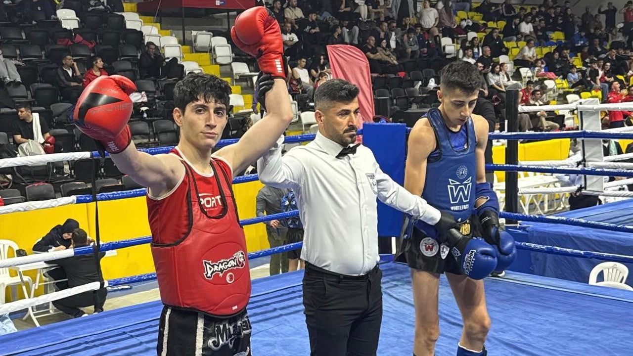 Afyonkarahisarlı sporcular Mersin'de Muay Thai U24 Elit Türkiye Şampiyonası'ndan beş dereceyle döndü