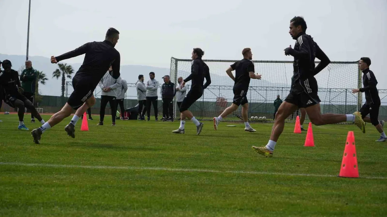 Agyei: 'Top girmiş olsaydı maçı kazanırdık' — Smolcic: 'Her maça aynı hazırlanıyoruz'