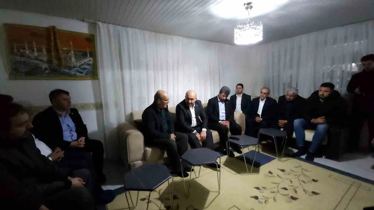 AK Parti Eskişehir Başkanı Gürhan Albayrak'tan Furkan Uğur'un Ailesine Taziye Ziyareti