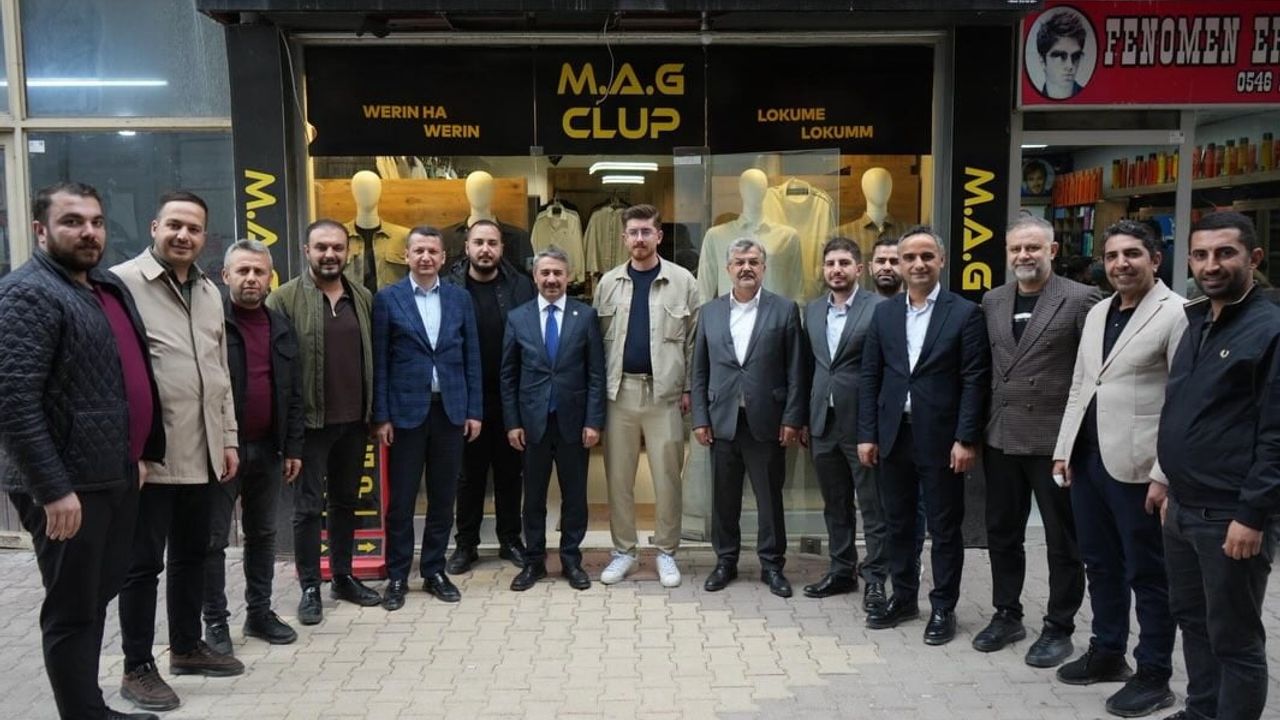 AK Parti Heyeti Gölbaşı Caddesi'ndeki Esnafı Ziyaret Etti — Adıyaman