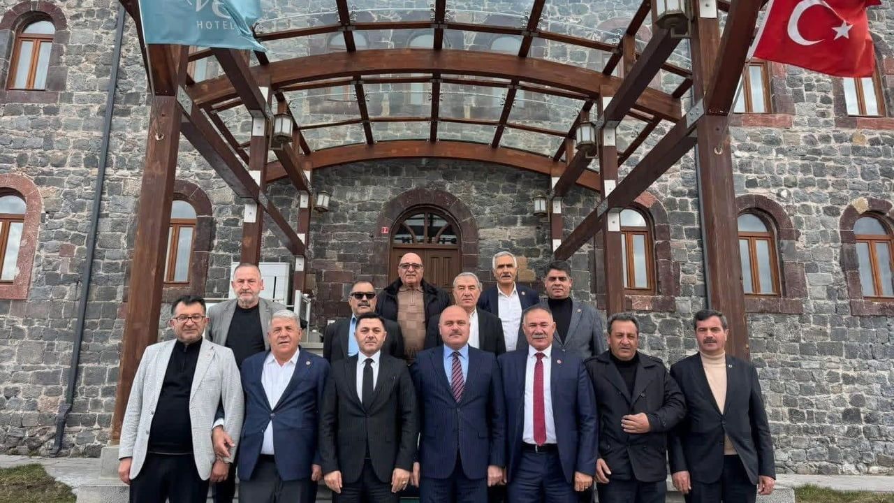 AK Parti'li Fuat Arslan Kars İl Genel Meclis Başkanı seçildi