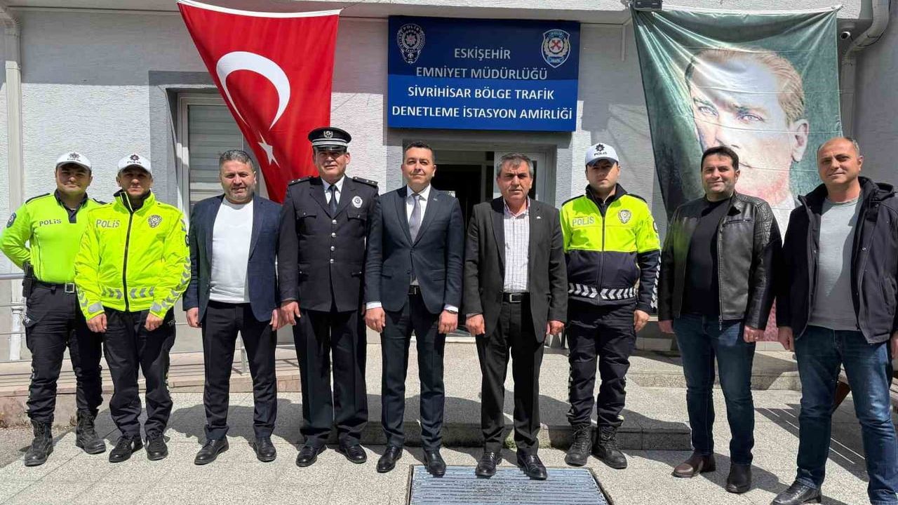 AK Parti Sivrihisar Heyetinden Emniyet Mensuplarına Polis Haftası Ziyareti