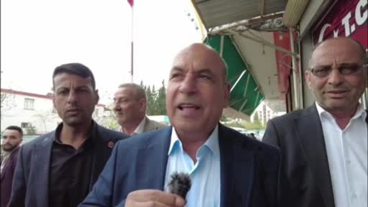 Akçakale'de Polis Haftası'nda muhtarlardan polis ekiplerine sürpriz kutlama