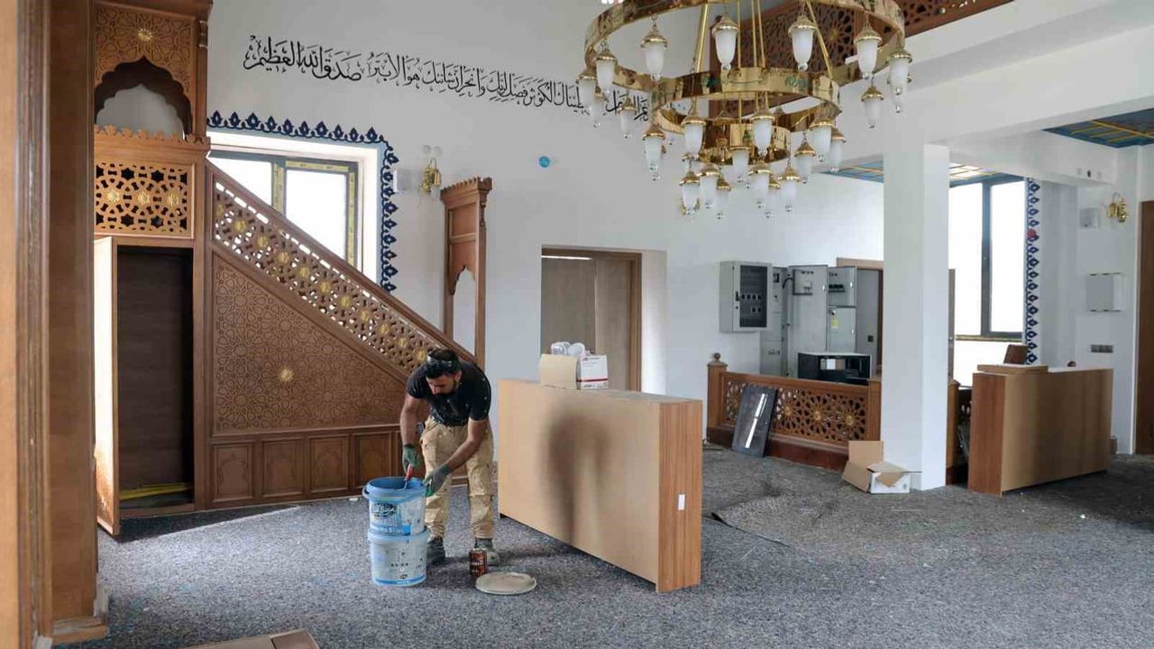 Akçaova TOKİ Camisi'ndeki eksikler tamamlanıyor; ibadete açılış kısa süre içinde