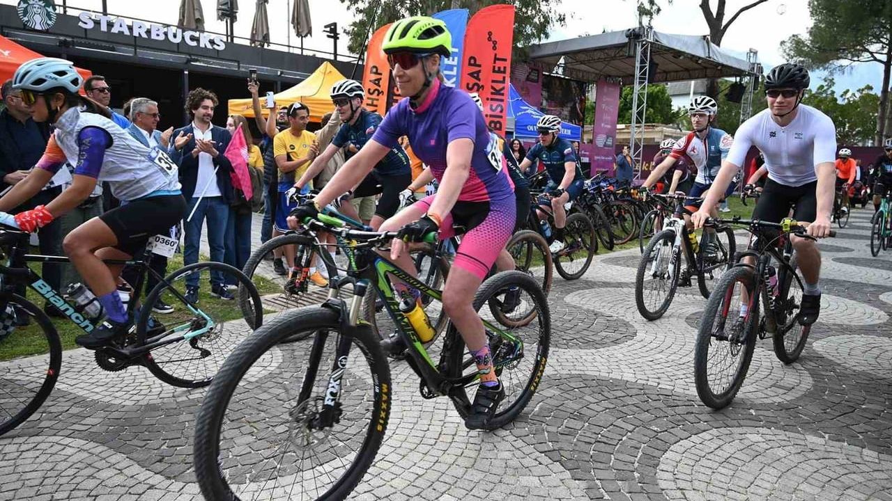 AKRA Gran Fondo Antalya, Tarihindeki İlk Tırmanış Etabıyla Başladı