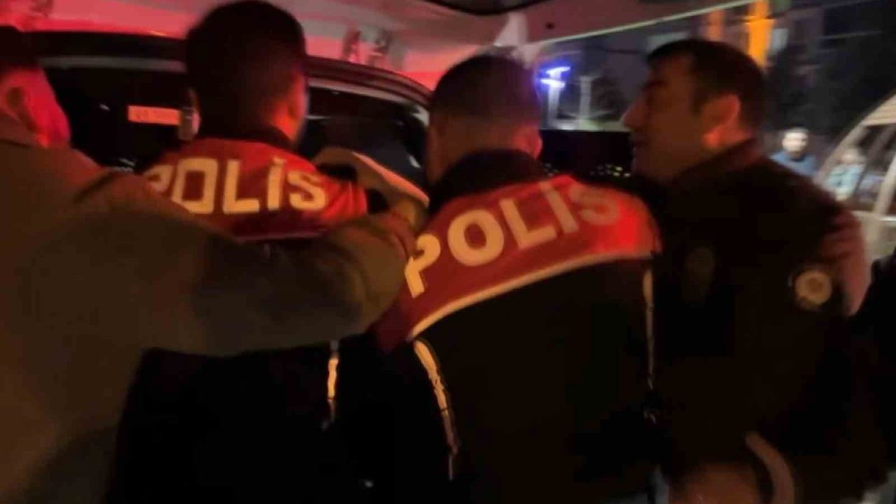 Aksaray'da 'ev bastı' iddiası sonrası kavga polis müdahalesiyle sonlandırıldı