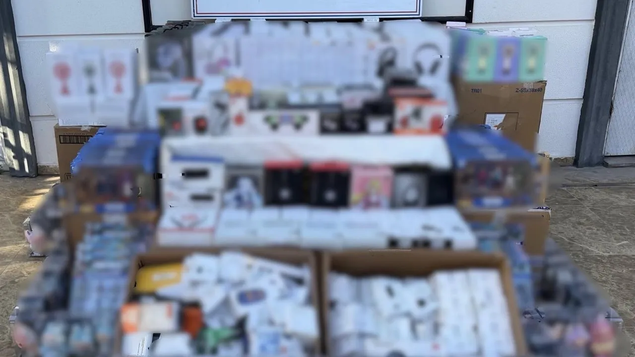 Aksu'da jandarma operasyonu: 3 milyon 530 bin lira değerinde kaçak elektronik eşya, oyuncak ve e-sigara ele geçirildi