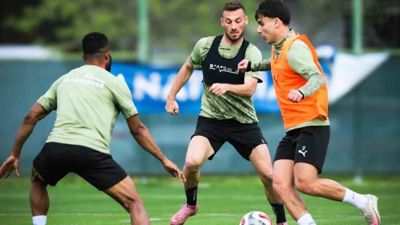 Alanyaspor, Kasımpaşa Maçı Hazırlıklarına Antrenmanla Başladı