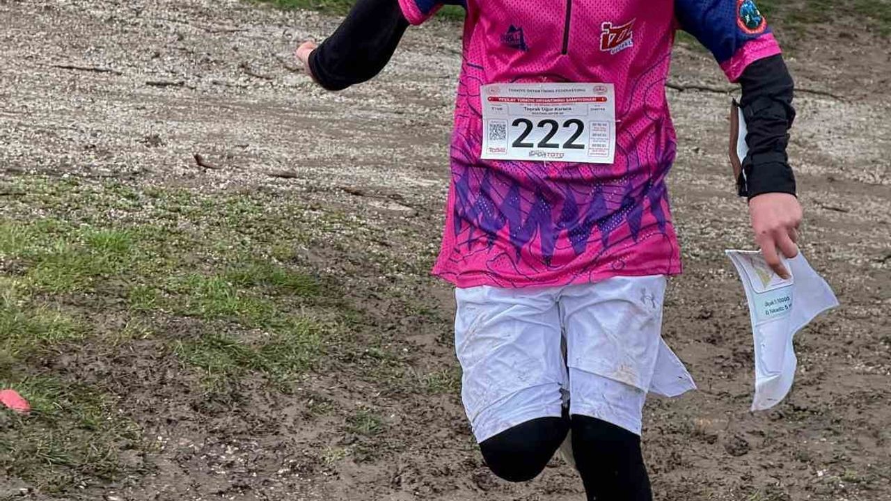 Aliağalı oryantiring sporcuları Türkiye Şampiyonası'ndan 6 dereceyle döndü