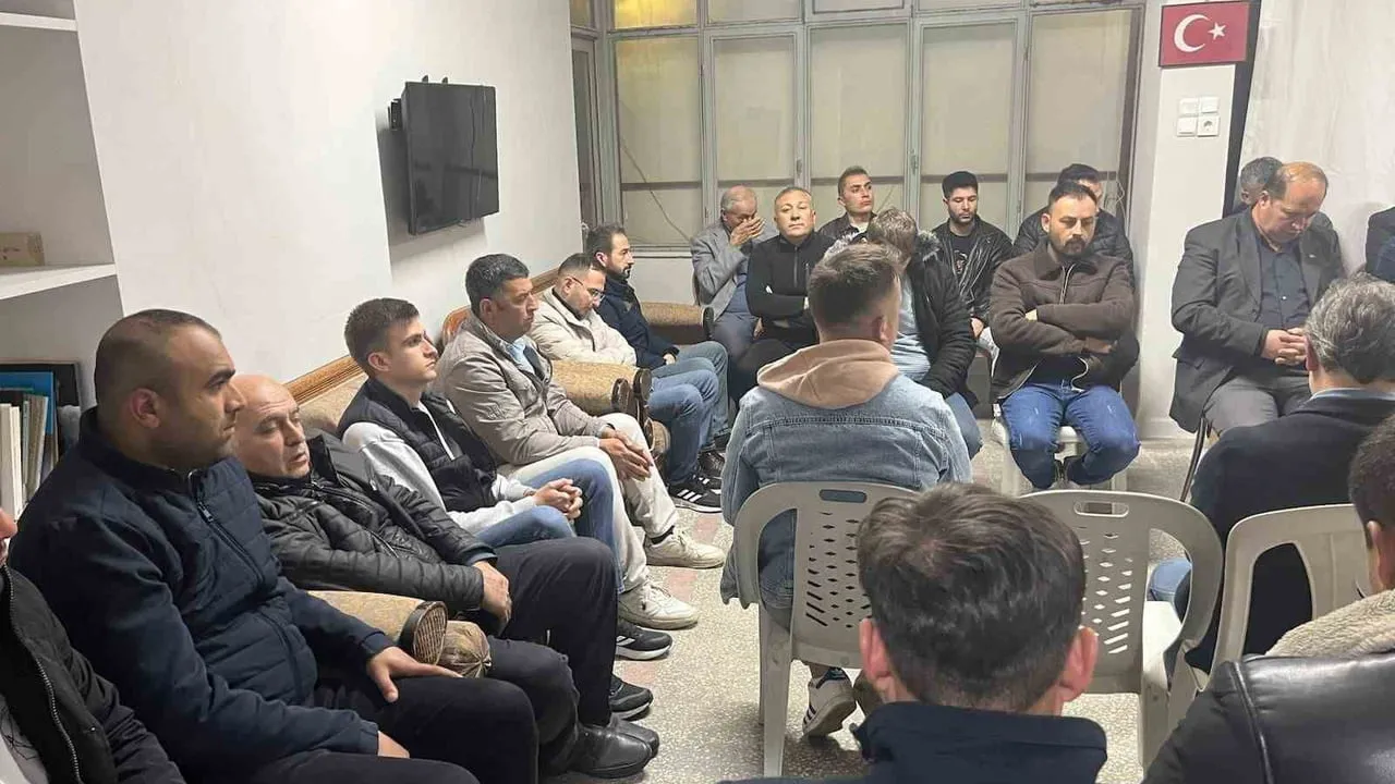 Alparslan Türkeş Demirci'de dualarla anıldı