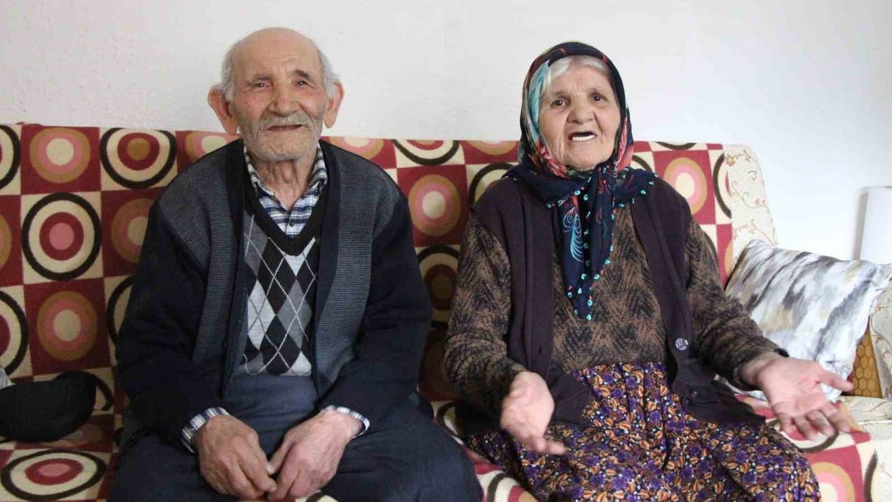 Amasya Gümüştepe'de 67 yıllık evlilik: İbrahim (87) ve Münevver (90) Esen çiftinin sırrı
