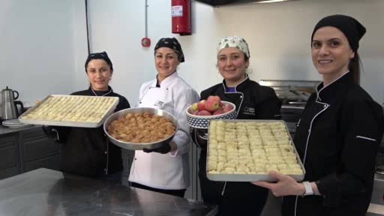 Amasya'nın coğrafi işaretli misket elması baklava üretiminde kullanılmaya başlandı