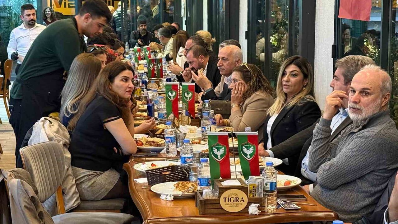 Amed Sportif Faaliyetler'den şampiyonluk için moral yemeği