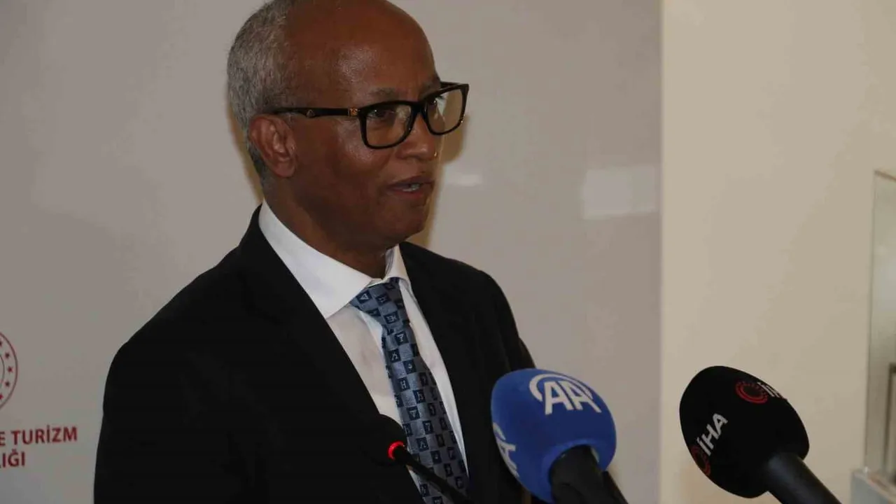 Amharca yazılmış tarihi el yazması Türkiye'den Etiyopya'ya iade edildi