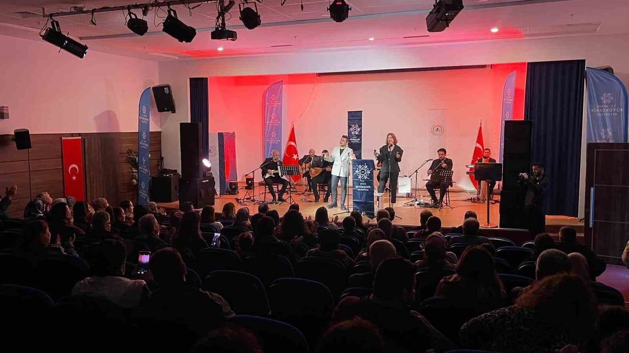 Anadolu ezgileri İncirliova’da: 'Anadolu’dan Türküler' programı yoğun ilgiyle gerçekleşti