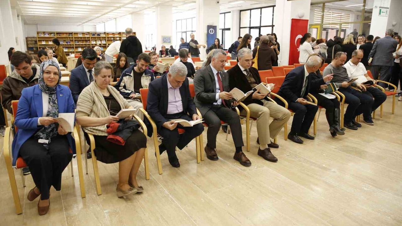 Anadolu Üniversitesi'nde '81 İlde Kitap Okuyoruz' etkinliği ile 62’nci Kütüphane Haftası kutlandı