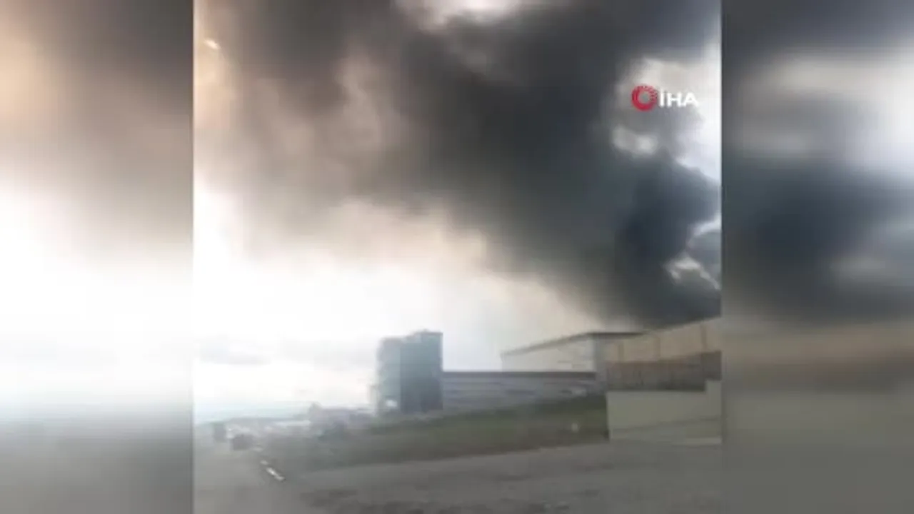 Ankara Yenimahalle Susuz'da mobilya fabrikasında yangın: itfaiye müdahalesi sürüyor