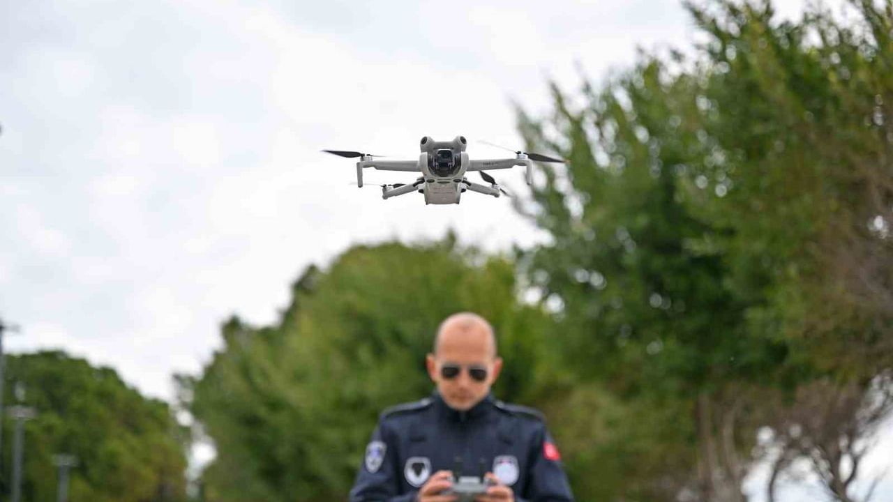 Antalya Büyükşehir Zabıta Ekipleri Dronla Havadan Denetim Yapıyor