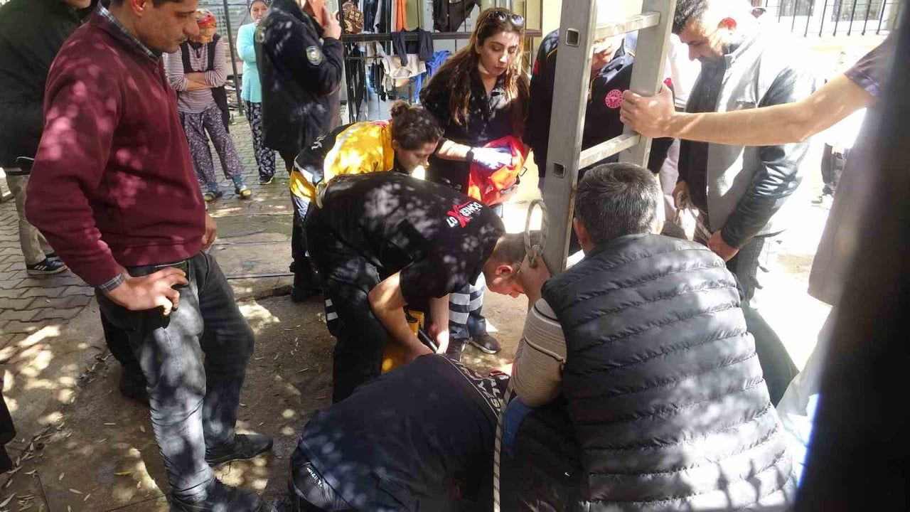 Antalya'da 10 yaşındaki çocuk fosseptik çukurundan operasyonla kurtarıldı