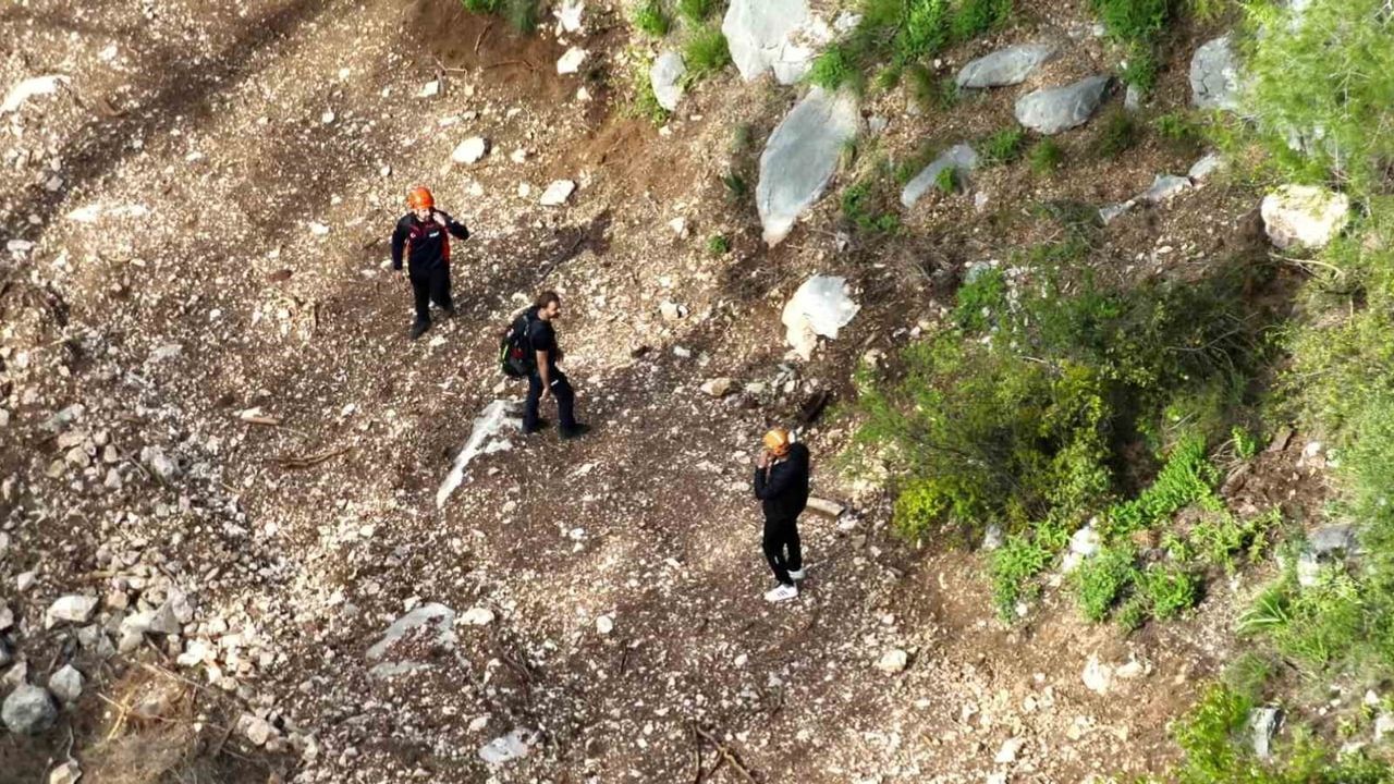 Antalya'da dağlık alanda kaybolan yürüyüşçü AFAD'ın dronuyla bulundu